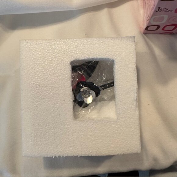 Black Sequin, Red Bottom, Sling Back Stiletto Jewelry Display -Like New w/ Box - Picture 7 of 11